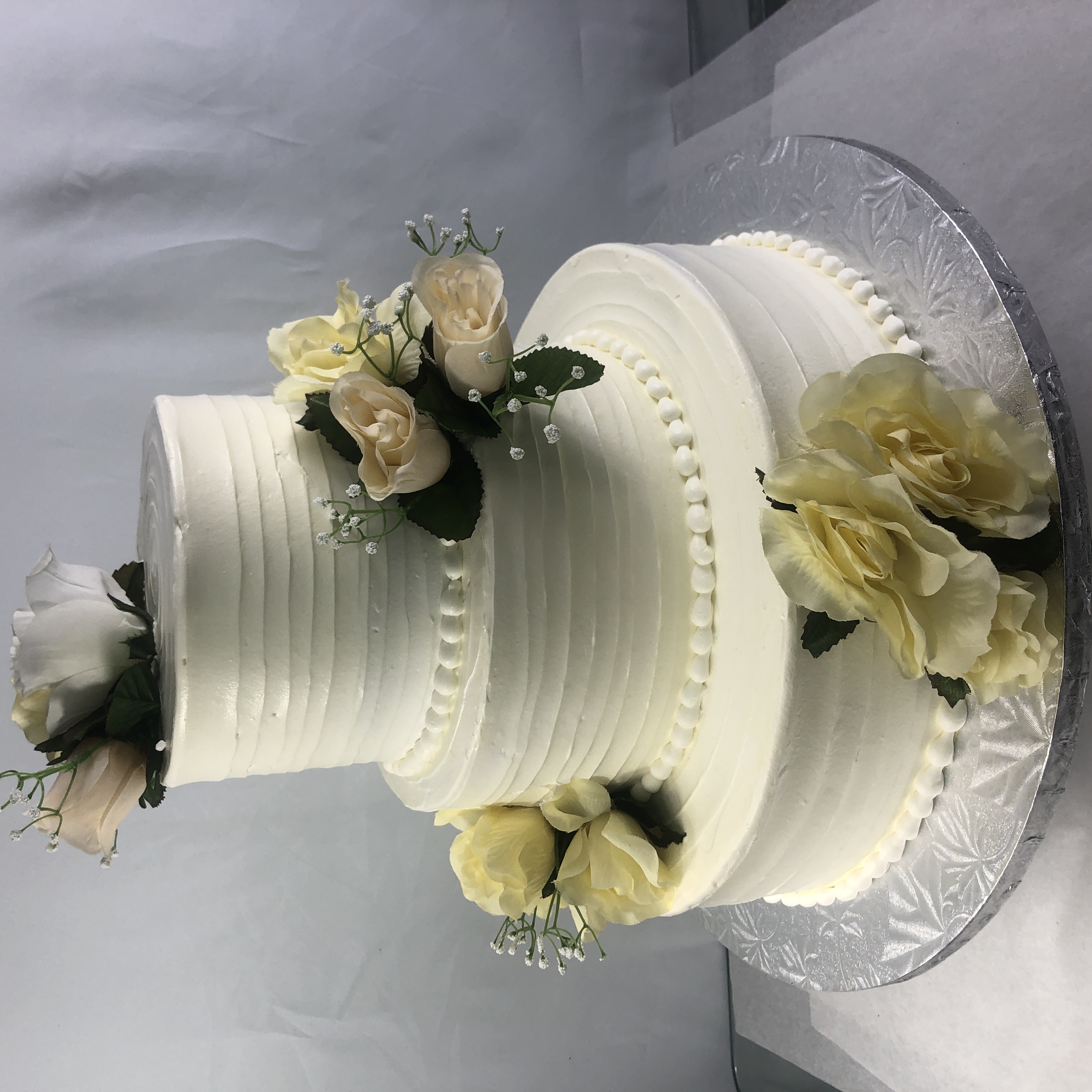 Planning a Last-Minute Celebration? Your Guide to Ready-Made Wedding Cakes in Brampton and the GTA