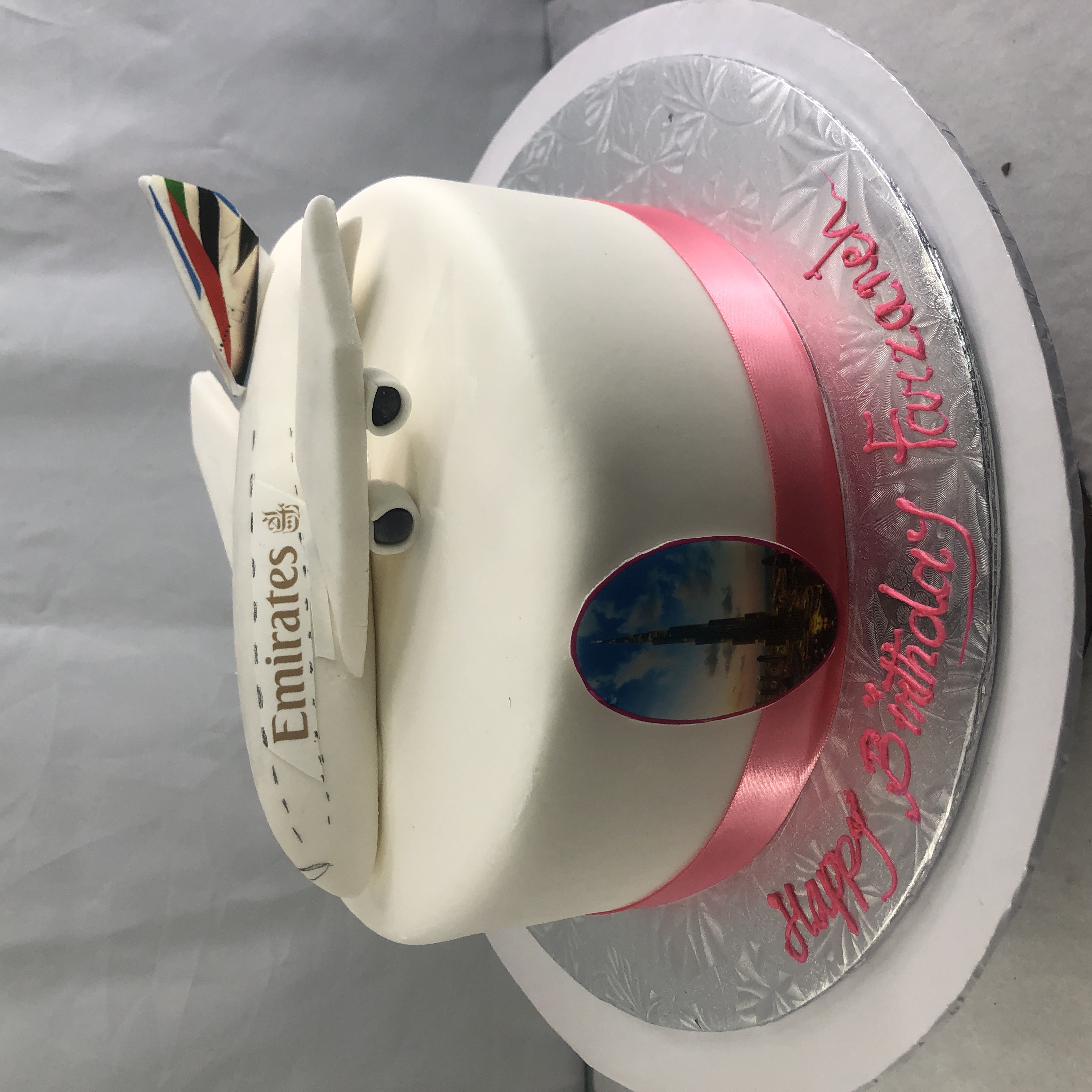 15 Corporate Cake Ideas to Impress Clients & Employees in Toronto